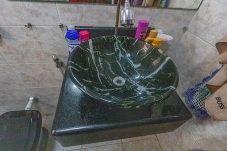 Casa à venda com 300m², 4 quartos e 2 vagasBanheiro social 2