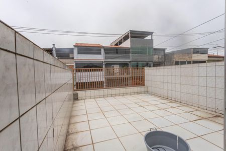 Casa à venda com 300m², 4 quartos e 2 vagasVaranda do quarto 4 