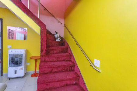 Casa à venda com 300m², 4 quartos e 2 vagasEscada 