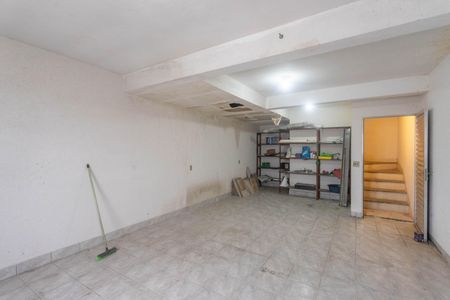 Casa à venda com 300m², 4 quartos e 2 vagasPorão 
