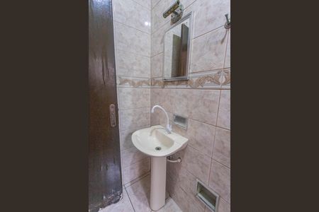 Casa à venda com 300m², 4 quartos e 2 vagasBanheiro de serviço 