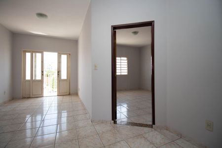 Casa para alugar com 280m², 4 quartos e 4 vagasCorredor