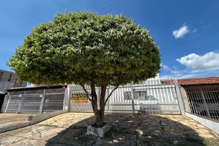Casa para alugar com 280m², 4 quartos e 4 vagasFachada
