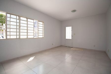 Sala 1 de casa para alugar com 4 quartos, 270m² em Qse 8, Brasília