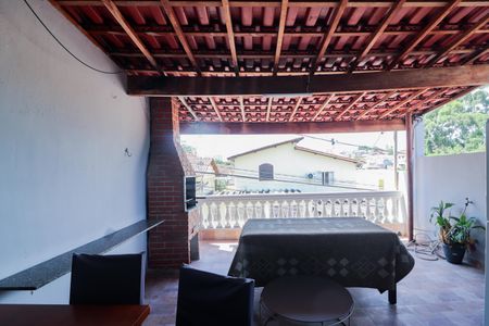 Casa para alugar com 150m², 3 quartos e 2 vagas Casa para alugar com 150m², 3 quartos e 2 vagasVaranda