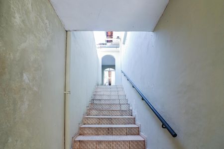 Casa para alugar com 150m², 3 quartos e 2 vagas Casa para alugar com 150m², 3 quartos e 2 vagasEscadas