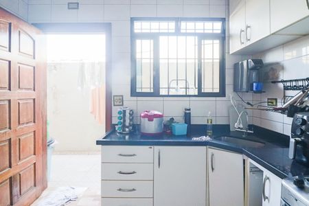 Casa para alugar com 150m², 3 quartos e 2 vagas Casa para alugar com 150m², 3 quartos e 2 vagasCozinha