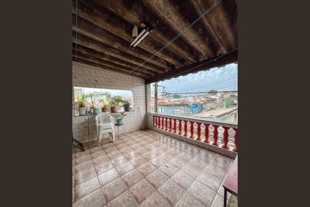 Casa à venda com 170m², 2 quartos e 2 vagasVaranda