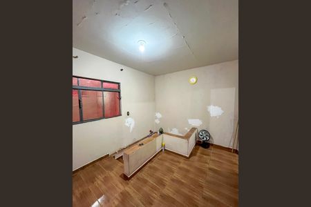 Casa à venda com 170m², 2 quartos e 2 vagasSala 2