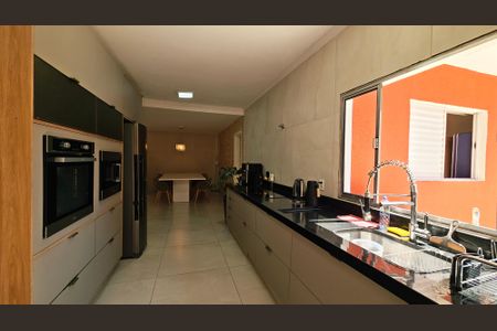 Casa à venda com 3 quartos, 288m² em Jardim da Fonte, Jundiaí