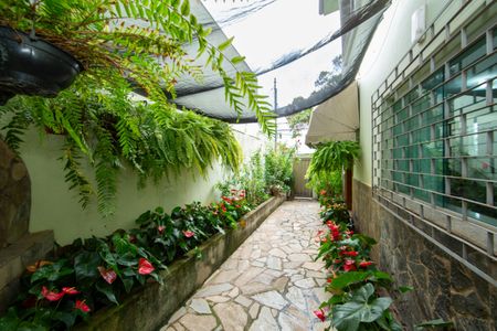 Casa à venda com 480m², 4 quartos e 6 vagas Casa à venda com 480m², 4 quartos e 6 vagasAREA EXTERNA