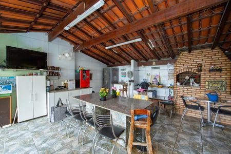 Casa à venda com 480m², 4 quartos e 6 vagas Casa à venda com 480m², 4 quartos e 6 vagasAREA EXTERNA