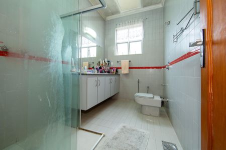 Casa à venda com 480m², 4 quartos e 6 vagas Casa à venda com 480m², 4 quartos e 6 vagasBANHEIRO4