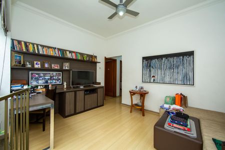 Casa à venda com 480m², 4 quartos e 6 vagas Casa à venda com 480m², 4 quartos e 6 vagasSALA