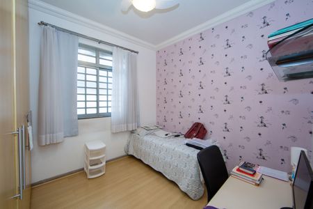 Casa à venda com 480m², 4 quartos e 6 vagas Casa à venda com 480m², 4 quartos e 6 vagasQUARTO2