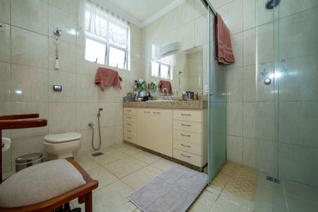 Casa à venda com 480m², 4 quartos e 6 vagas Casa à venda com 480m², 4 quartos e 6 vagasBANHEIRO3