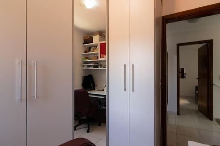 Casa de condomínio à venda com 96m², 3 quartos e 2 vagas Casa de condomínio à venda com 96m², 3 quartos e 2 vagasQuarto 2