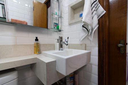 Casa de condomínio à venda com 96m², 3 quartos e 2 vagas Casa de condomínio à venda com 96m², 3 quartos e 2 vagasBanheiro da Suíte