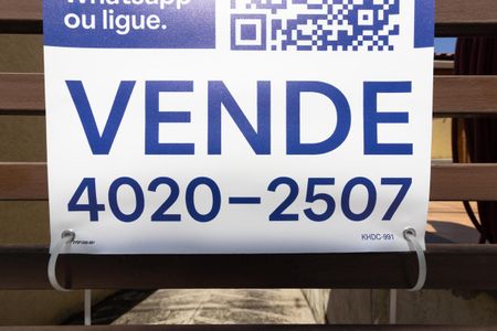 Casa de condomínio à venda com 96m², 3 quartos e 2 vagas Casa de condomínio à venda com 96m², 3 quartos e 2 vagasPlaquinha