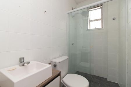 Banheiro de apartamento para alugar com 1 quarto, 40m² em Teresópolis, Porto Alegre