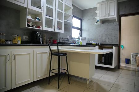 Apartamento à venda com 100m², 3 quartos e 3 vagasCozinha 