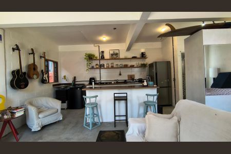 Casa de condomínio à venda com 42m², 1 quarto e 1 vaga Casa de condomínio à venda com 42m², 1 quarto e 1 vagaSala