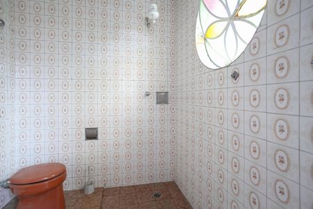 Casa para alugar com 360m², 3 quartos e 2 vagas Casa para alugar com 360m², 3 quartos e 2 vagasBanheiro social