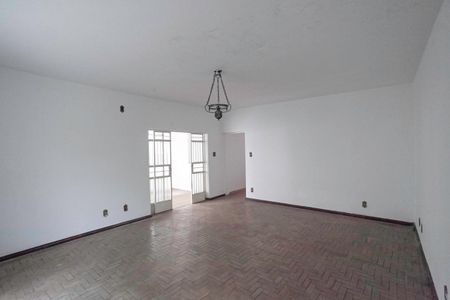 Casa para alugar com 360m², 3 quartos e 2 vagas Casa para alugar com 360m², 3 quartos e 2 vagasSala