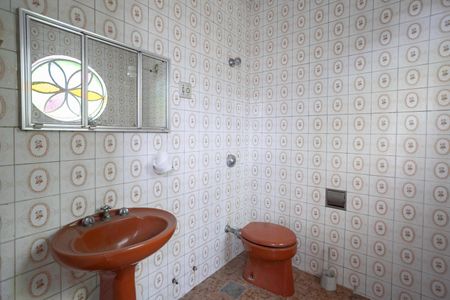 Casa para alugar com 360m², 3 quartos e 2 vagas Casa para alugar com 360m², 3 quartos e 2 vagasBanheiro social