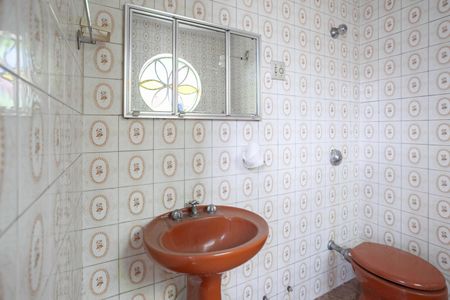 Casa para alugar com 360m², 3 quartos e 2 vagas Casa para alugar com 360m², 3 quartos e 2 vagasBanheiro social