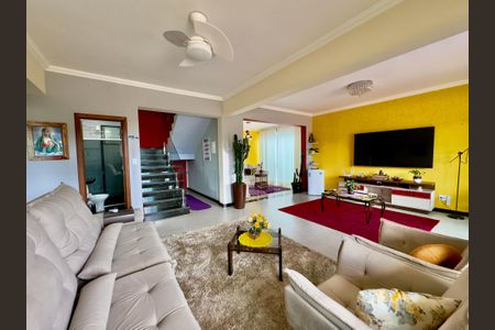 Casa à venda com 5 quartos, 980m² em Macacos, Nova Lima