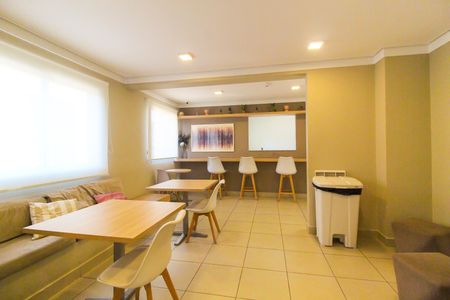 Apartamento para alugar com 32m², 2 quartos e sem vaga Apartamento para alugar com 32m², 2 quartos e sem vagaÁrea comum - Salão de festas