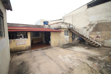 Casa para alugar com 105m², 2 quartos e 10 vagasQuintal