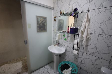 Casa para alugar com 105m², 2 quartos e 10 vagasBanheiro