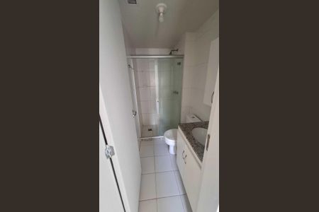 Banheiro de apartamento para alugar com 2 quartos, 68m² em Jacarepaguá, Rio de Janeiro