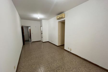 Apartamento para alugar com 108m², 3 quartos e 2 vagas Apartamento para alugar com 108m², 3 quartos e 2 vagasSala