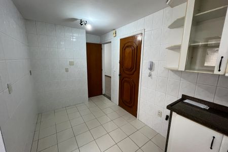 Apartamento para alugar com 108m², 3 quartos e 2 vagas Apartamento para alugar com 108m², 3 quartos e 2 vagasCozinha