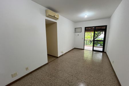 Apartamento para alugar com 3 quartos, 108m² em Jardim Carioca, Rio de Janeiro