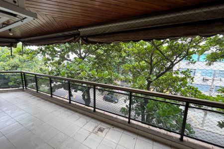 Apartamento para alugar com 108m², 3 quartos e 2 vagas Apartamento para alugar com 108m², 3 quartos e 2 vagasVaranda