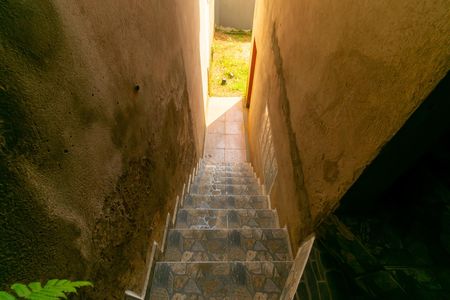 Casa para alugar com 130m², 1 quarto e sem vaga Casa para alugar com 130m², 1 quarto e sem vagaEscada