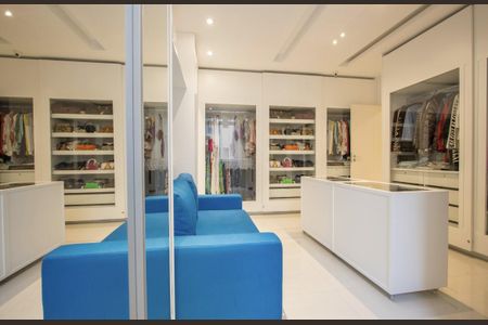 Apartamento para alugar com 173m², 3 quartos e 1 vaga Apartamento para alugar com 173m², 3 quartos e 1 vagaQuarto