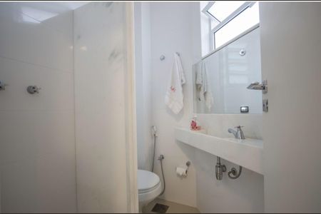 Apartamento para alugar com 173m², 3 quartos e 1 vaga Apartamento para alugar com 173m², 3 quartos e 1 vagaBanheiro