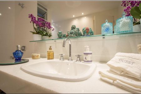 Apartamento para alugar com 173m², 3 quartos e 1 vaga Apartamento para alugar com 173m², 3 quartos e 1 vagaBanheiro