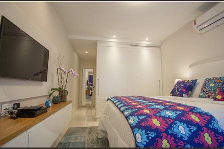 Apartamento para alugar com 173m², 3 quartos e 1 vaga Apartamento para alugar com 173m², 3 quartos e 1 vagaQuarto