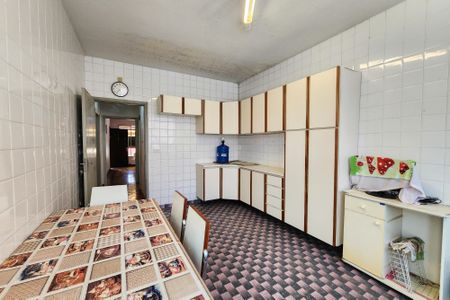 Casa à venda com 205m², 2 quartos e 3 vagasCozinha 