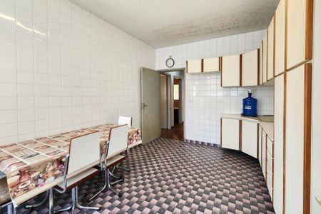 Casa à venda com 205m², 2 quartos e 3 vagasCozinha 