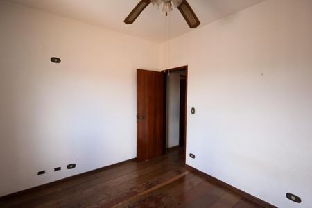 Casa à venda com 200m², 4 quartos e 3 vagas Quarto 4