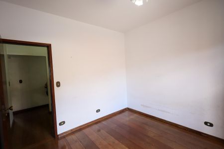Casa à venda com 200m², 4 quartos e 3 vagasQuarto 2 - Suíte 2