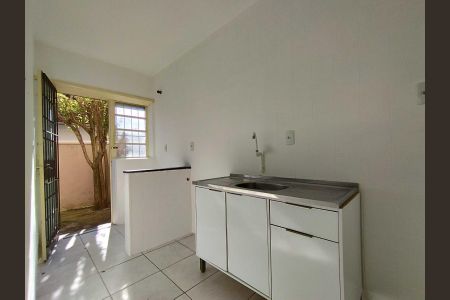 Cozinha  de kitnet/studio para alugar com 1 quarto, 32m² em Pátria Nova, Novo Hamburgo