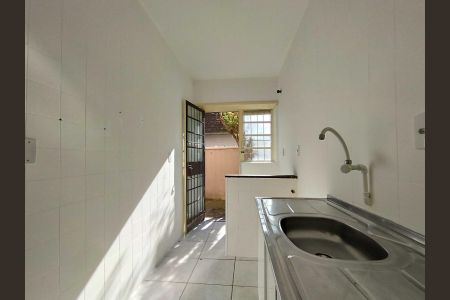 Cozinha  de kitnet/studio para alugar com 1 quarto, 32m² em Pátria Nova, Novo Hamburgo
